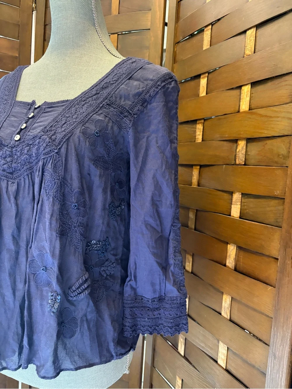 Anthropologie Vanessa Virginia women’s collaged lace top blouse navy blue size 6